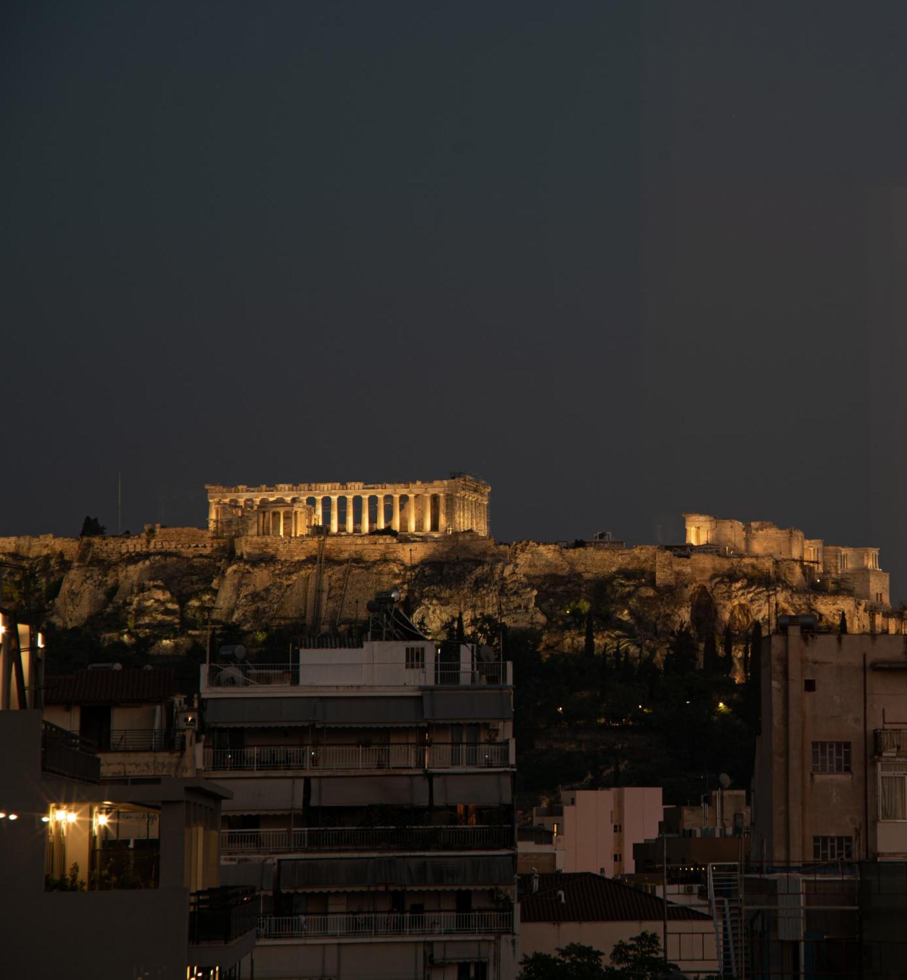 Stunning Acropolis View - 500M Metro - At Historical Center Apartment เอเธนส์ ภายนอก รูปภาพ